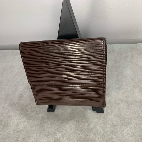 Louis Vuitton Other - Authentic Louis Vuitton Epi Elise Wallet